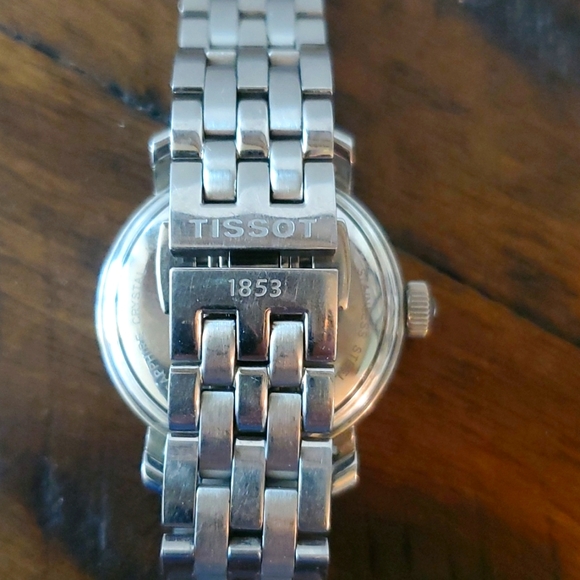 Beautiful ladies Tissot stainless steel watch in great condition! - Picture 2 of 6
